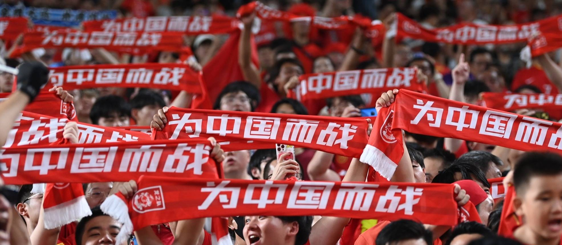 抢眼大胜，球员风采不减，球迷尖叫掌声不断的简单介绍