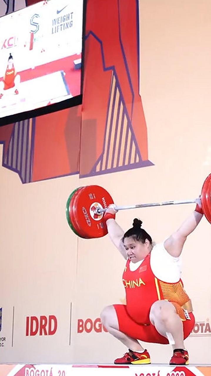 举重女子半决赛选手搏击高峰