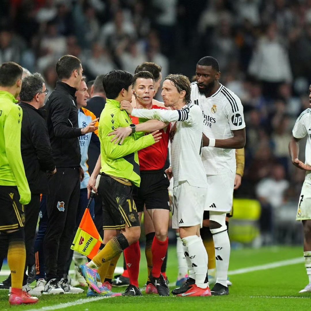 皇马凭借全队的协作战胜对手,实力不容小觑 皇马凭借全队的协作战胜对手,实力不容小觑