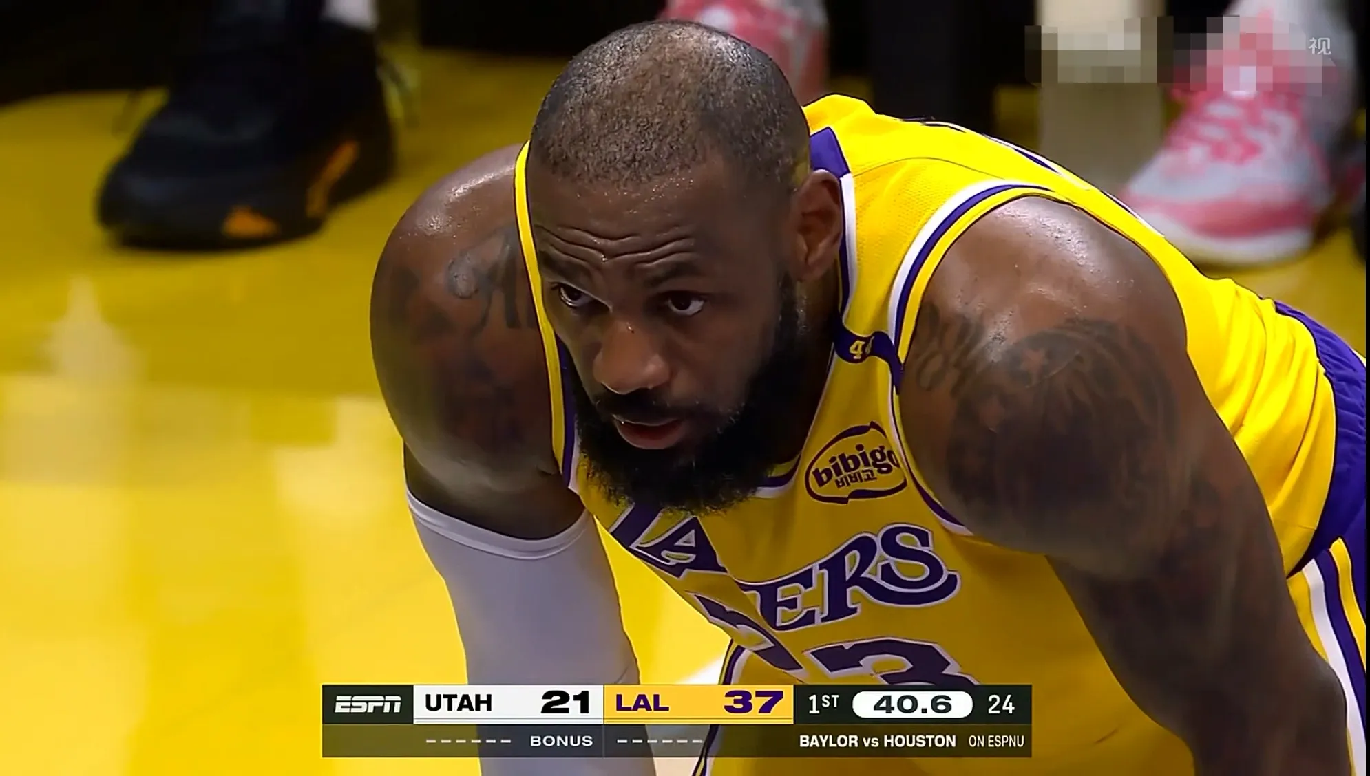 湖人遭遇惨败，詹姆斯欲求改变