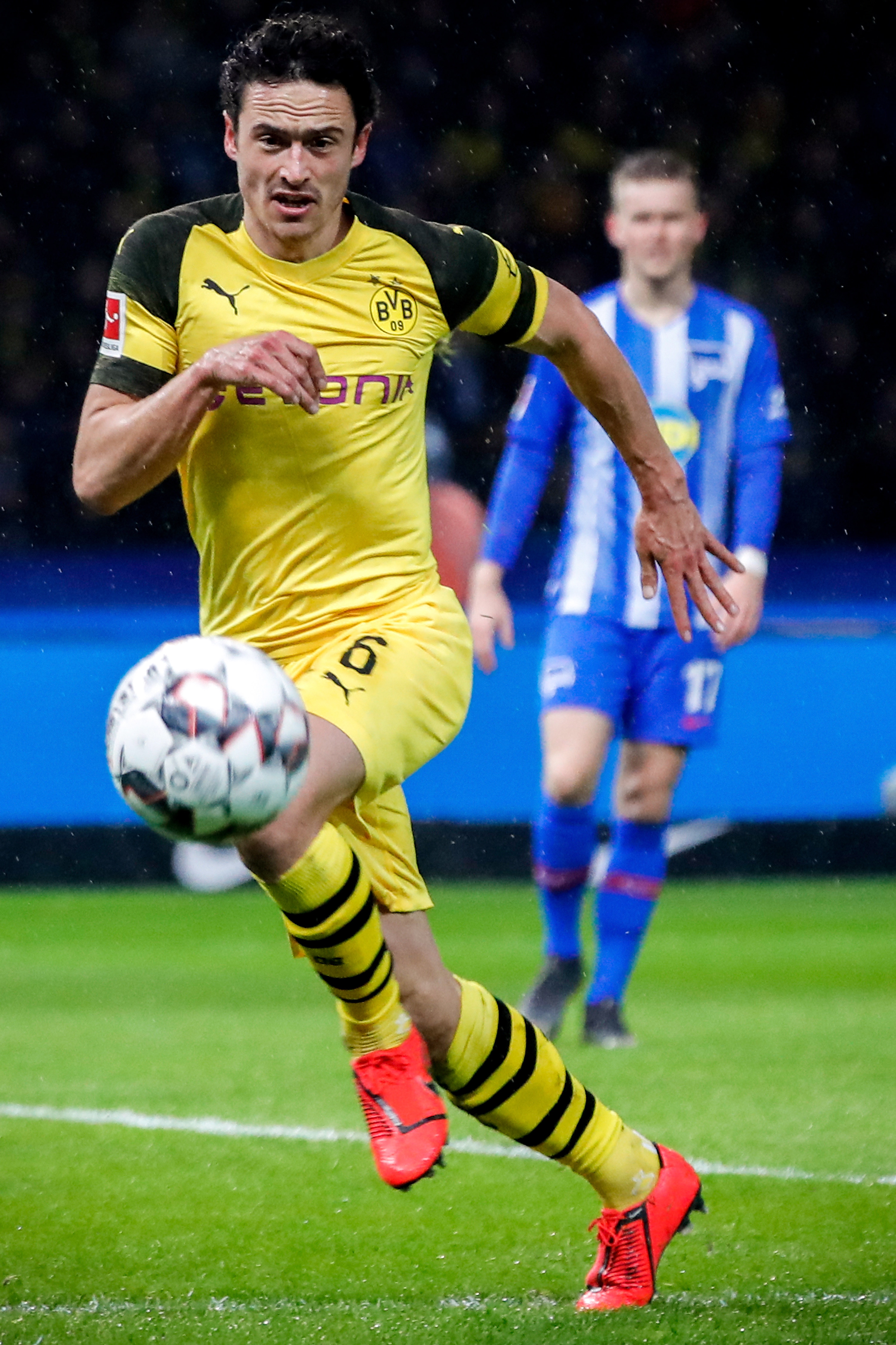 爱游戏体育链接-关于柏林赫塔球队勇夺胜利，驰骋德甲的信息