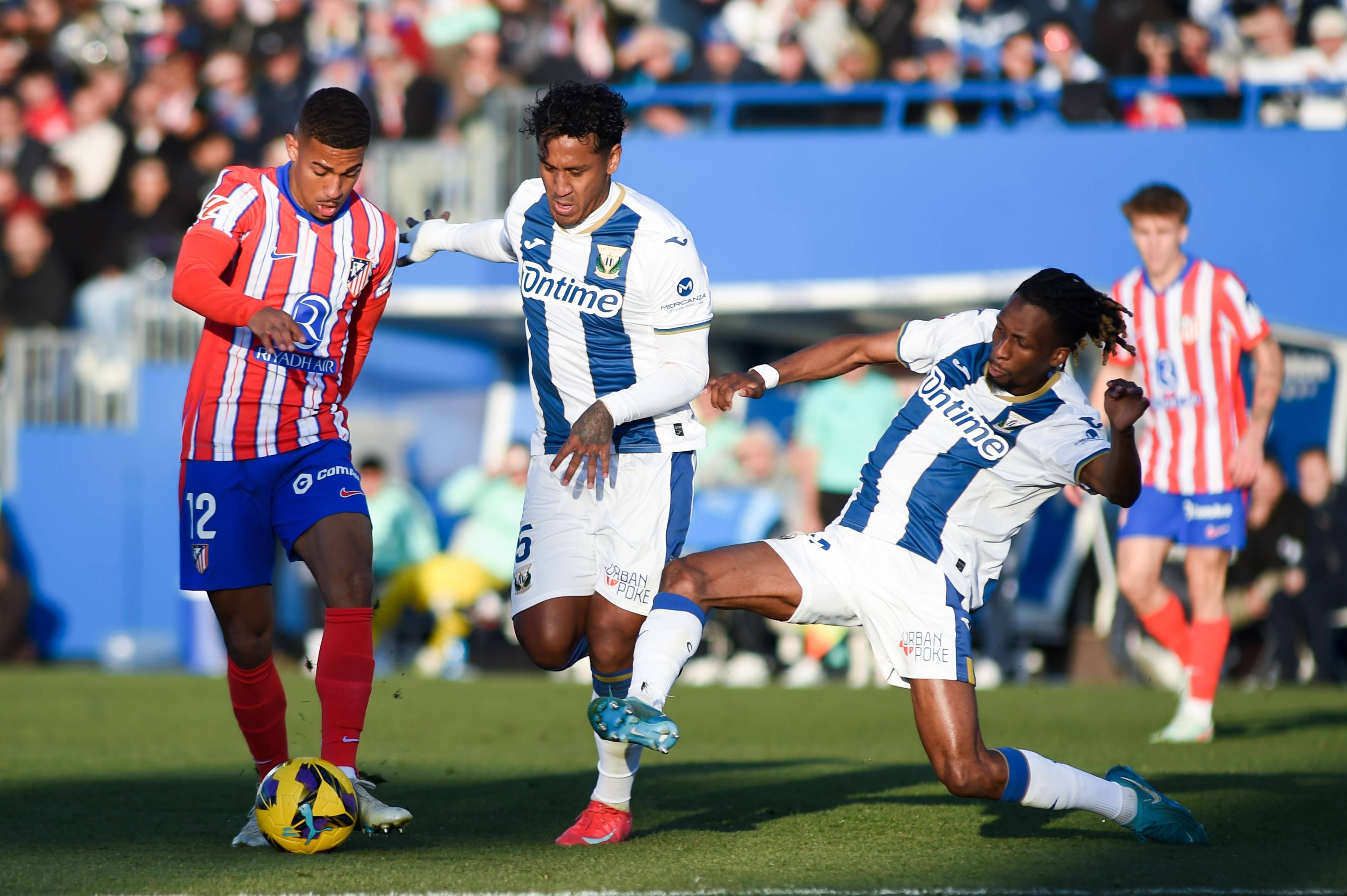 巴萨大胜，半决赛唾手可得