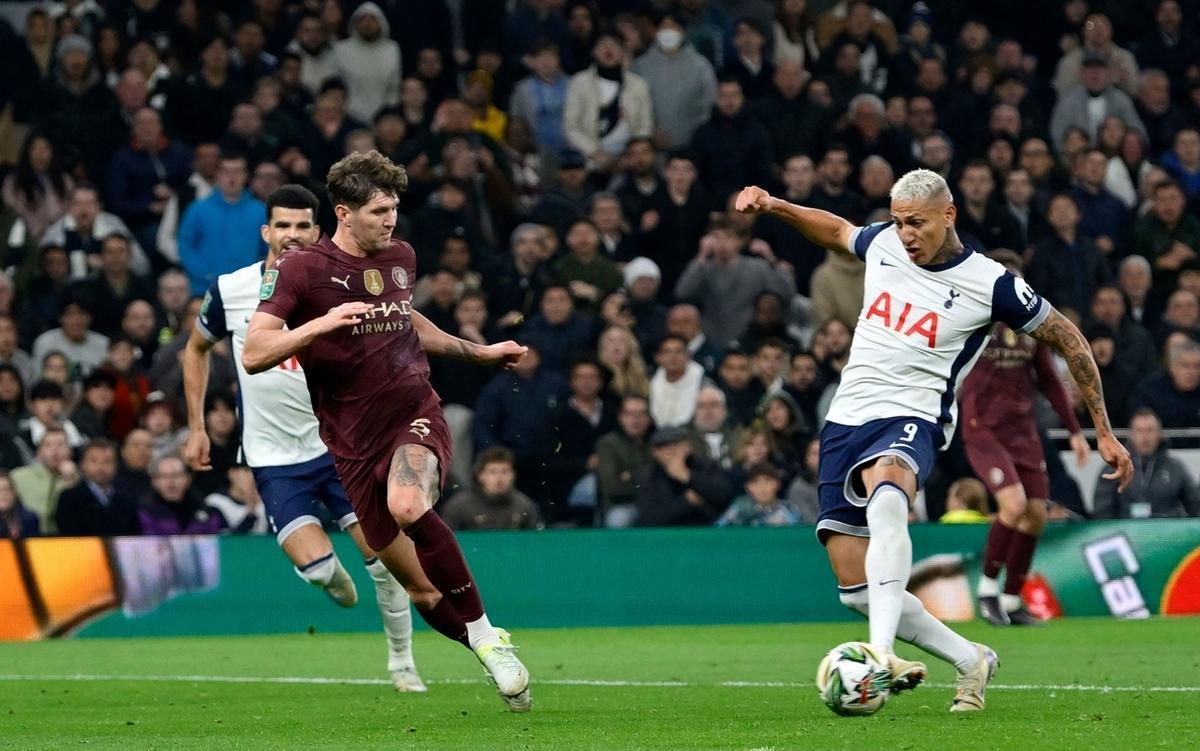 热刺遭遇利物浦绝平，近期状态低迷的简单介绍